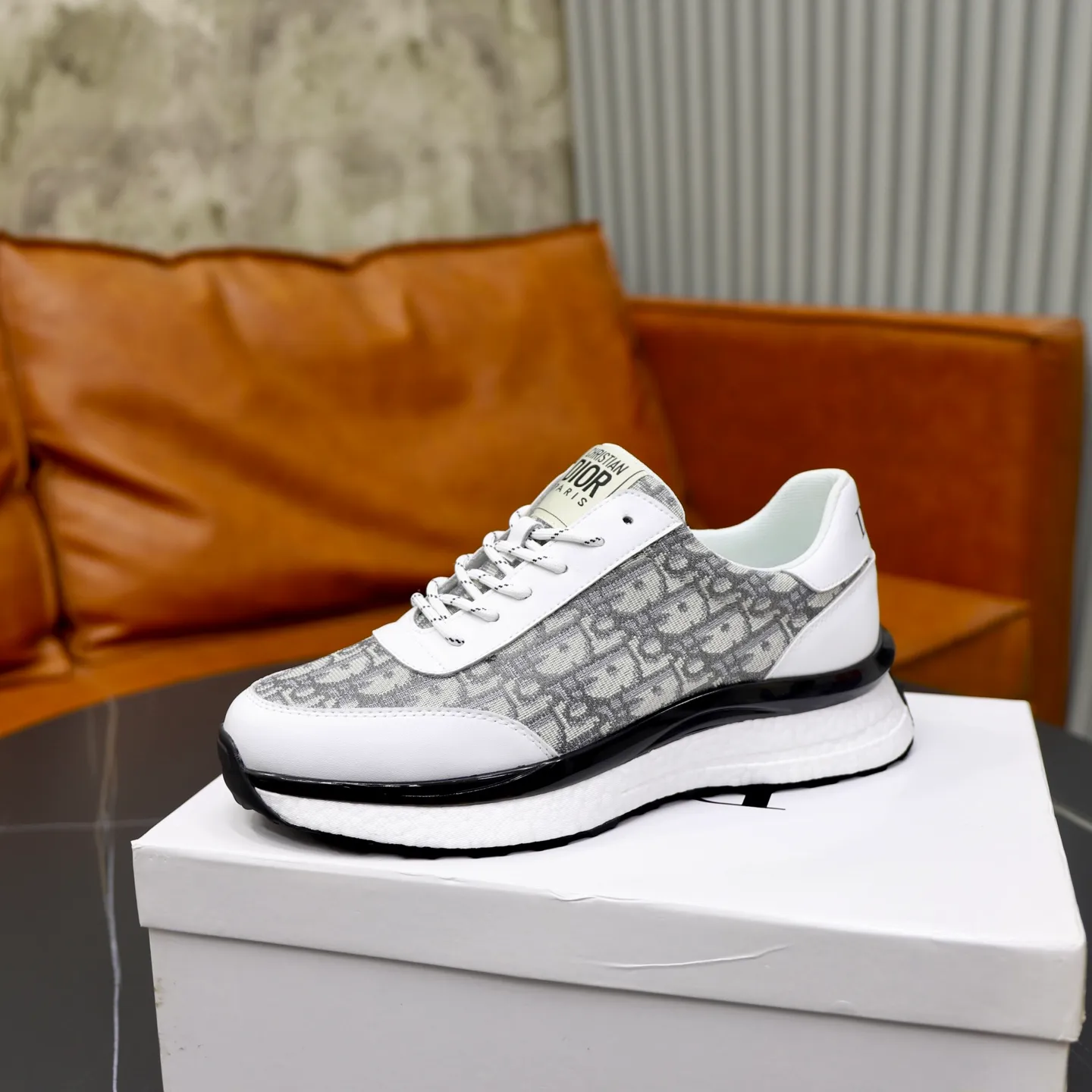 Ex-factory price: 462💰🙅‍♂️🙅‍♂️🙅‍♂️ Brand: Dior DIOR Standard code: 38-44 (45 customized) Grade: Same as the official website Material: Original material splicing Comfortable and breathable lining Lightweight and wear-resistant sports outsole Style category: Men's fashionable casual shoes Running sneakers Distinguished luxury brand elements Top luxury Color: actual picture color